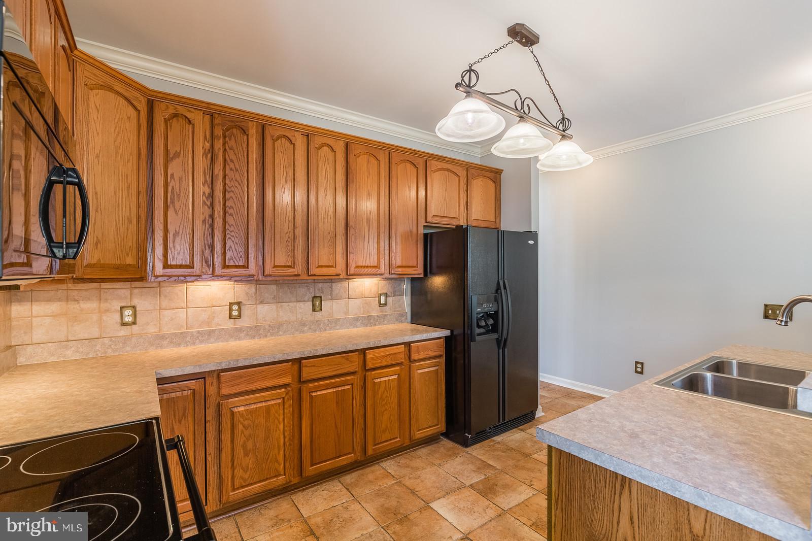 FOUR SEASONS - Residential