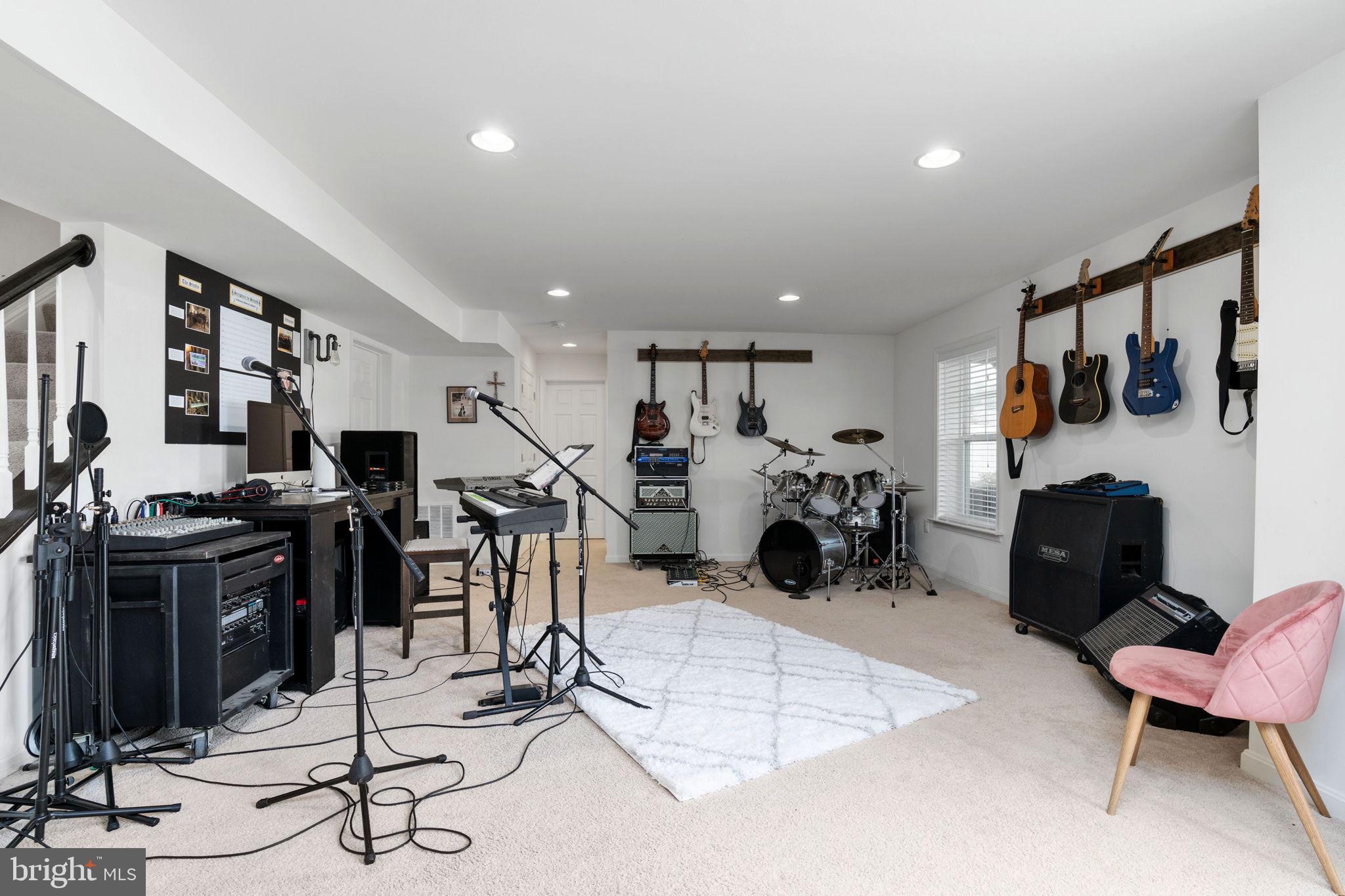 MOUNTAIN BROOK ESTATES - Residential