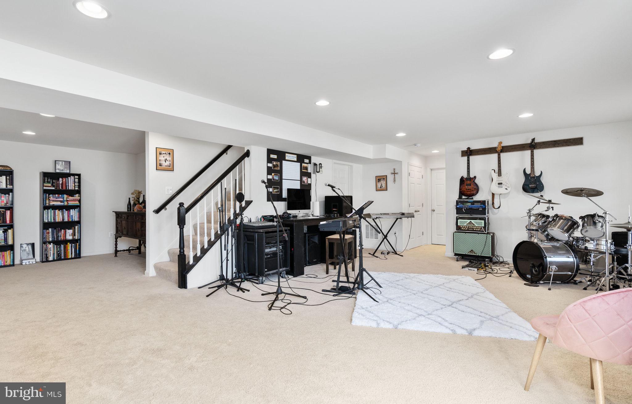 MOUNTAIN BROOK ESTATES - Residential