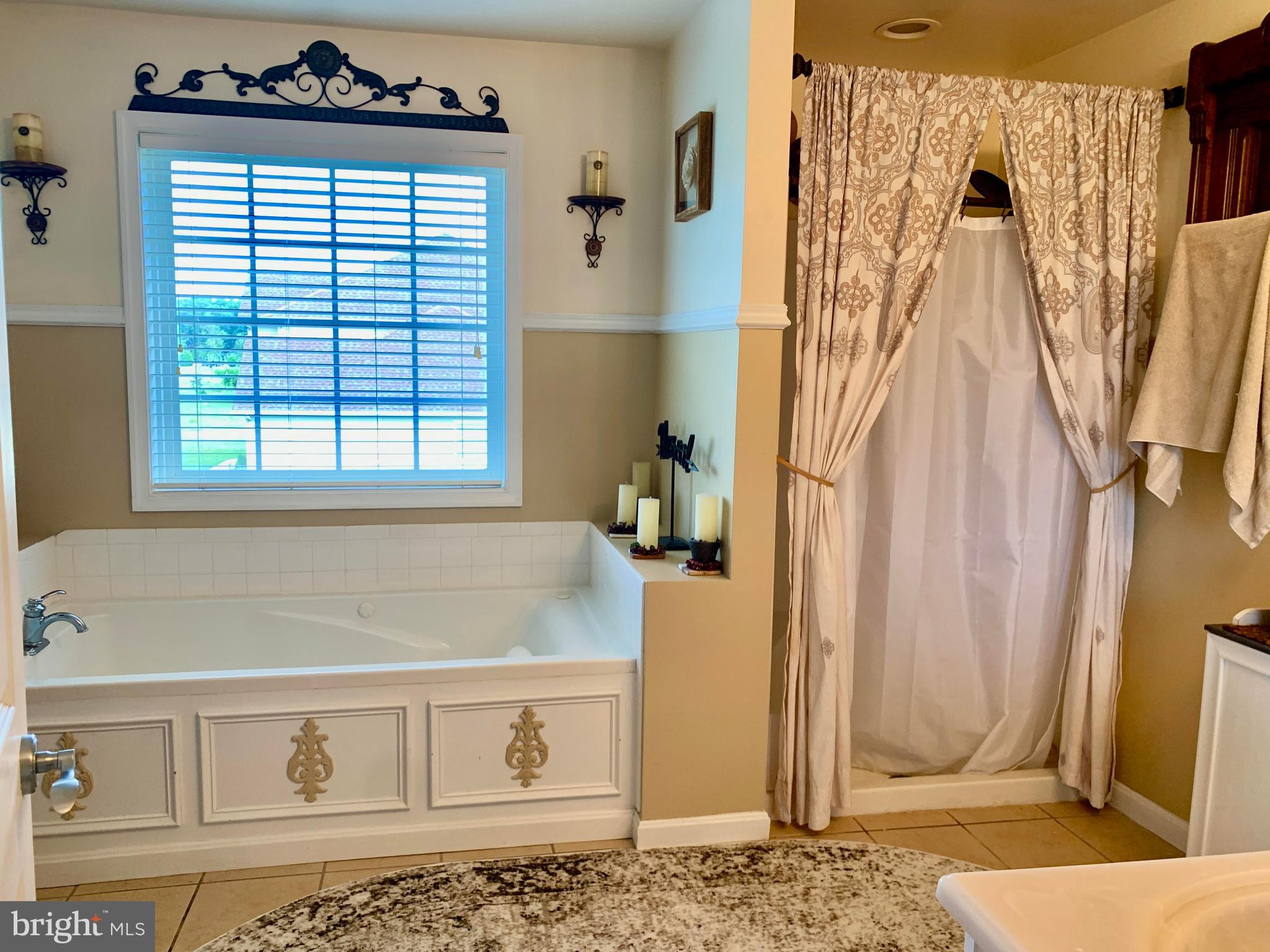 COLLINS POINT - Residential