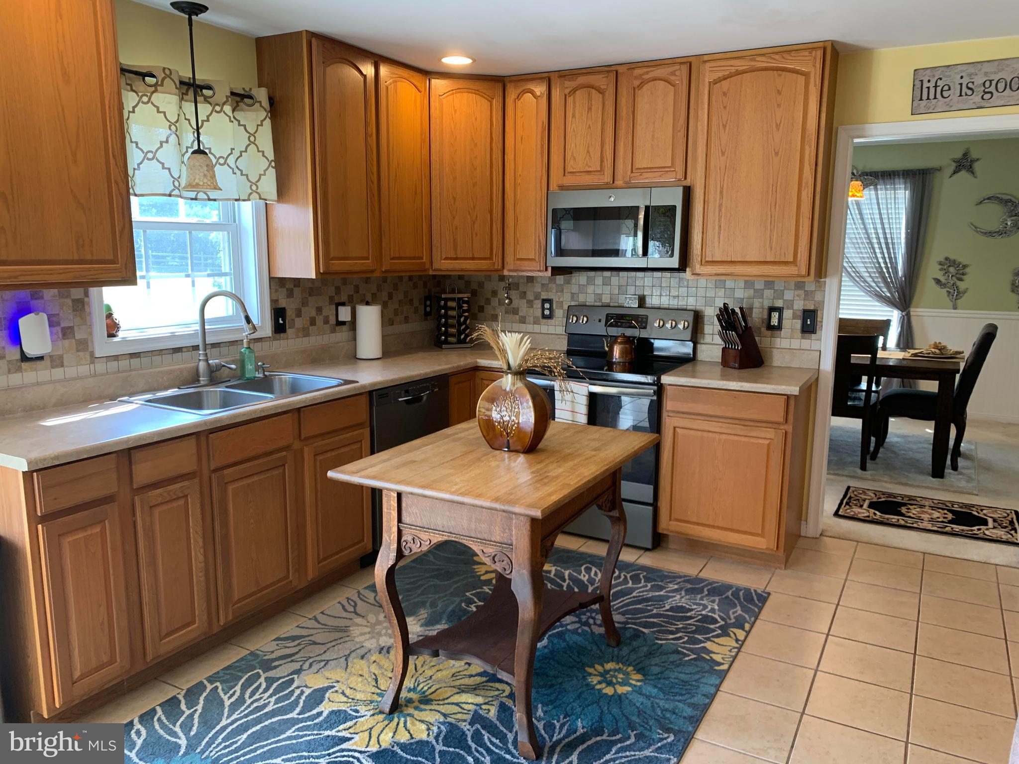 COLLINS POINT - Residential