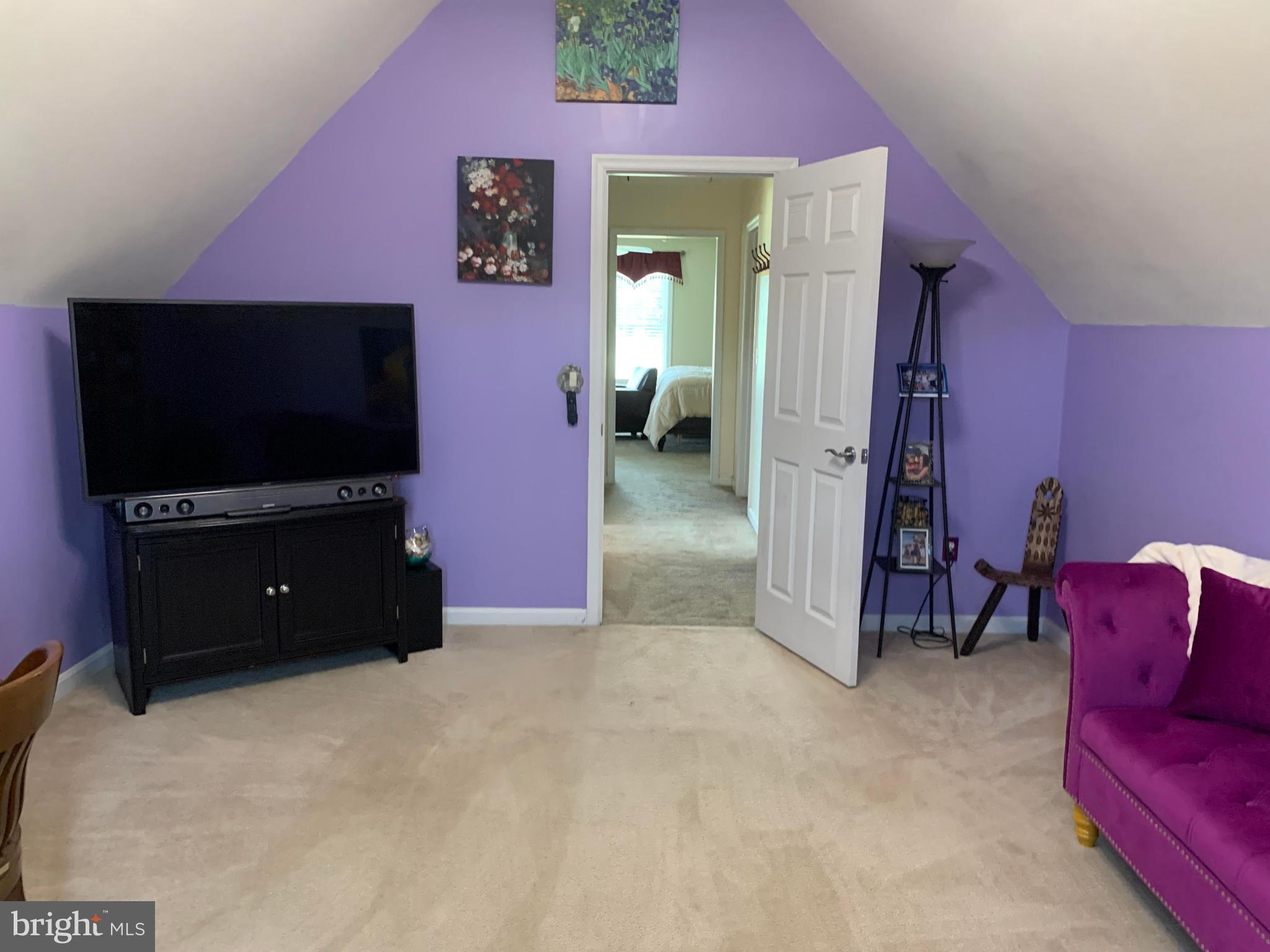 COLLINS POINT - Residential