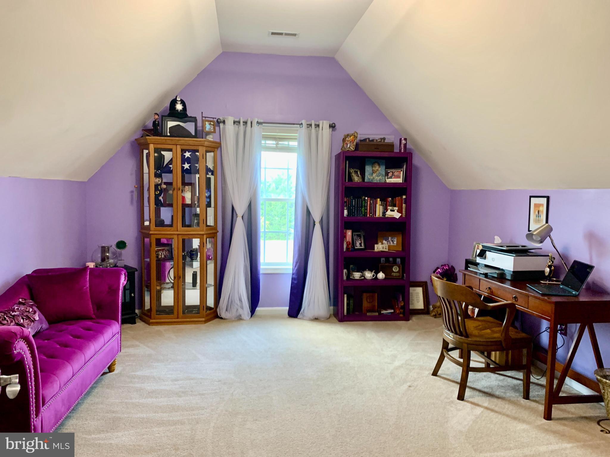 COLLINS POINT - Residential