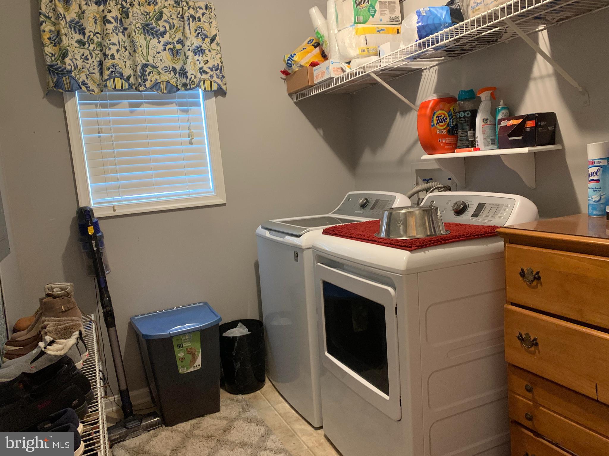 COLLINS POINT - Residential