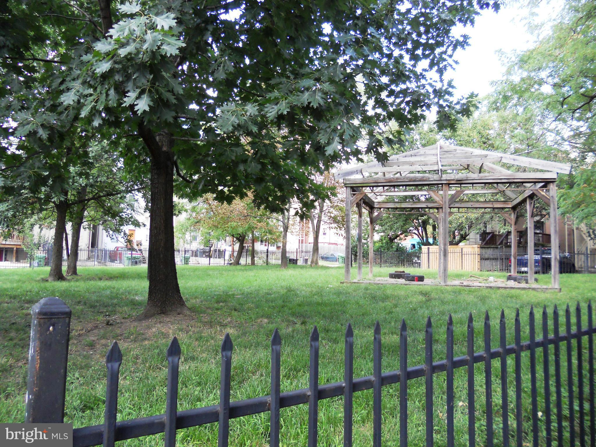 PENN NORTH - Residential