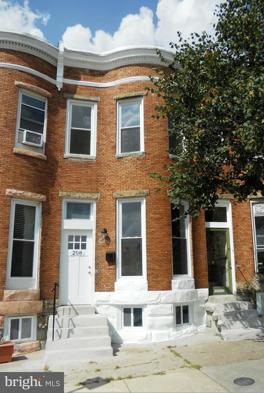 **  A RARE FIND! ** MOVE RIGHT INTO THIS ABSOLUTELY GORGEOUS, COMPLETELY RENOVATED HOME. QUALITY ACCENTS INCL BEAUTIFUL HARDWOOD FLOORS, EXPOSED BRICK WALLS, CROWN MLDG & RECESSED LIGHTING. STUNNING KITCHEN W/GRANITE COUNTRS& SS APPLS. 1ST FLR PWDR RM. MASTERBR W/FULL BA &ACCESS TO PRIVATE COVERD DECK. 2ND FLR LAUNDRY H/U. PATIO &FENCED YD. BACKS TO PARK. A MUST SEE! ** ELIGIBLE FOR V2V GRANT! **