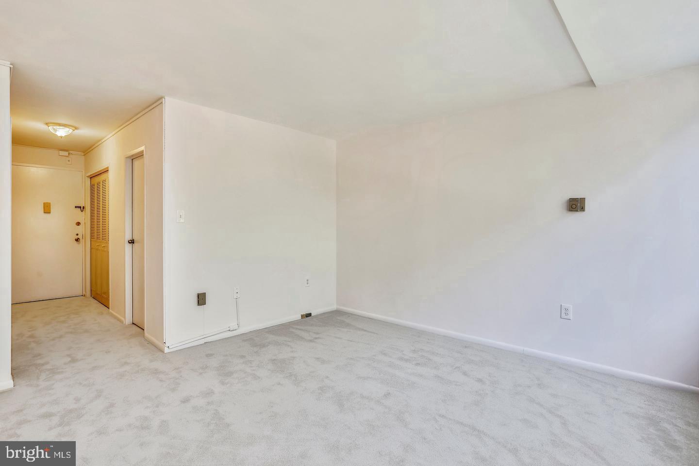 GROSVENOR WOODS - Residential Lease