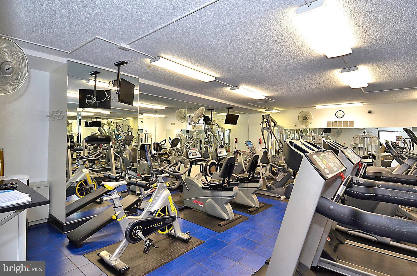 GROSVENOR WOODS - Residential Lease