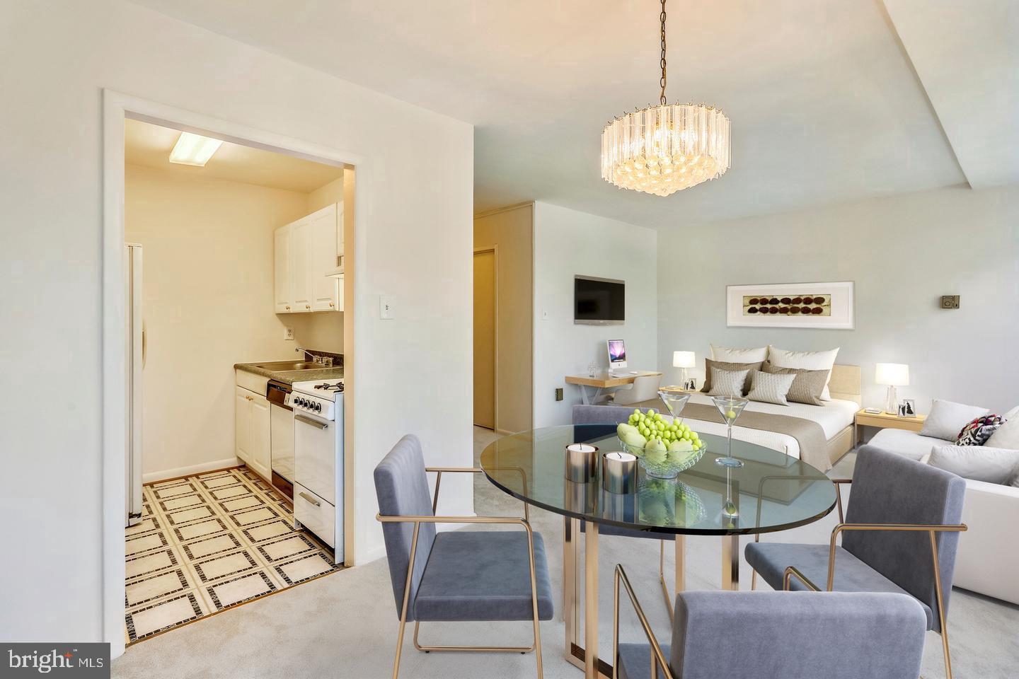 GROSVENOR WOODS - Residential Lease