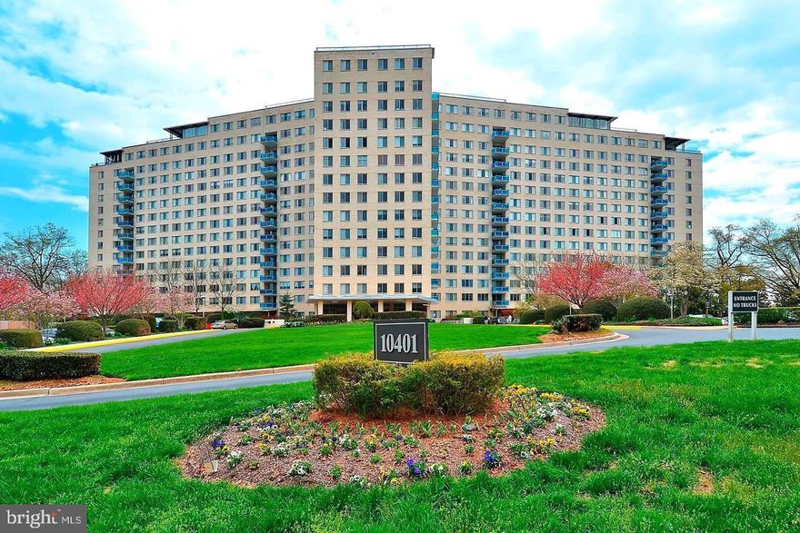 GORGEOUS LIGHT FILLED STUDIO APARTMENT AND ONE OF THE BEST SIZED STUDIOS IN GROSVENOR PARK. YOU WILL BE AMAZED AT THE SPACE THIS CONDO FEATURES: NEW PLUSH NEUTRAL CARPET OVER HARDWOOD FLOORS, LIGHTING FIXTURES, INVITING KITCHEN, ENERGY EFFICIENT WINDOWS & WALK-IN CLOSET. ALL UTILITIES INCLUDED SUCH AS ELECTRIC, GAS, WATER, COMCAST CABLE & INTERNET, AND ALL BUILDING AMENITIES: OUTDOOR POOL, TENNIS COURTS, FITNESS ROOM, UPPER LEVEL LOUNGE/PARTY ROOM, 4 STAR MARKET, DRY-CLEANERS ON-SITE AND MORE. IT'S LIKE A MINI CITY W/IN A HIGH-RISE BUILDING!

DOES NOT COME FURNISHED - 1 PARKING SPOT INCLUDED IN RENT AND TONS OF FREE STREET PARKING FOR VISITORS. JUST STEPS TO GROSVENOR STRATHMORE METRO, STRATHMORE ARTS CENTER & MUSIC HALL, DC, BETHESDA & ALL MAJOR ROUTES. 24 HOUR FRONT DESK - DON'T MISS THIS GREAT OPPORTUNITY! WON'T LAST LONG AT THIS PRICE. ONE TIME BUILDING MOVE IN FEE OF $350. NO PETS.