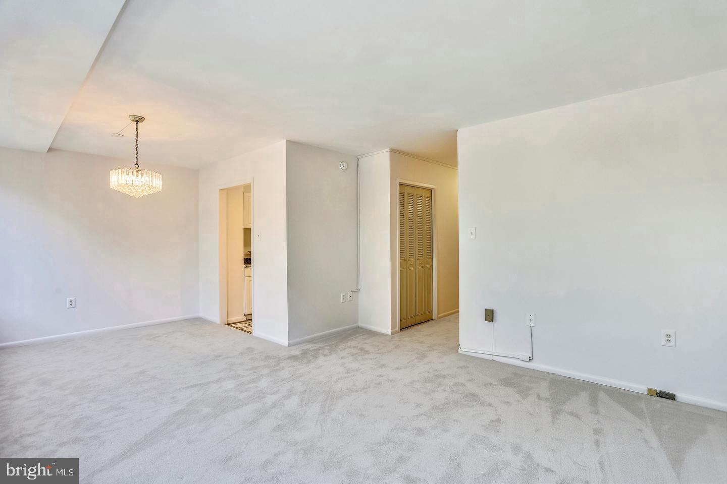 GROSVENOR WOODS - Residential Lease