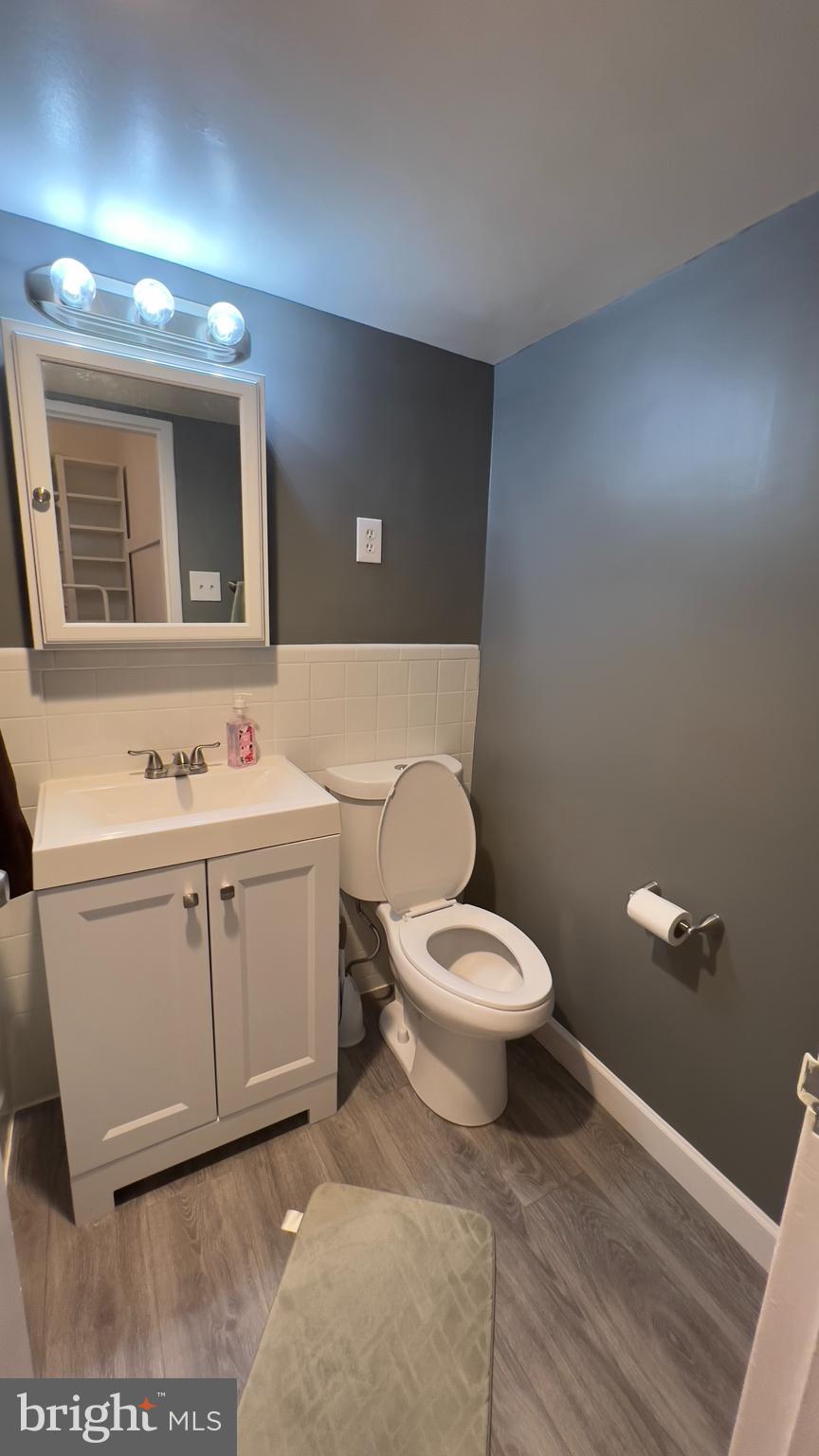 GROSVENOR WOODS - Residential Lease