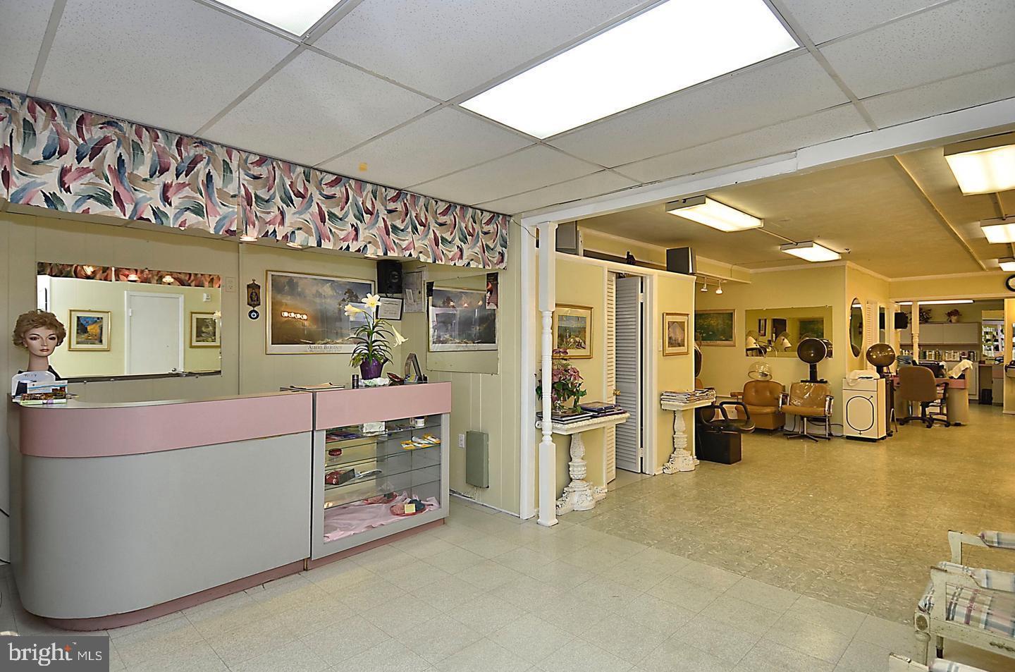 GROSVENOR WOODS - Residential Lease