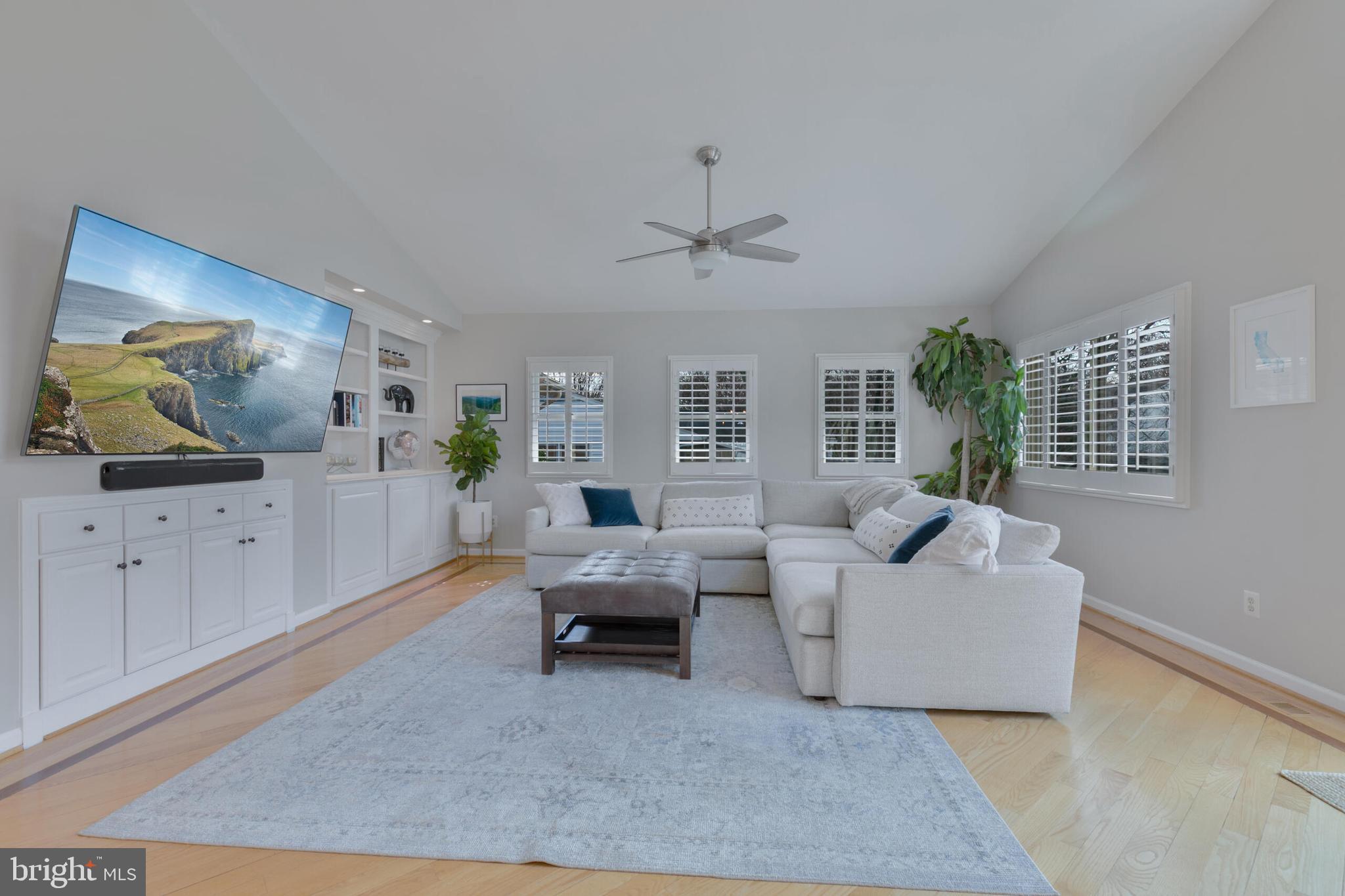 VIENNA WOODS - Residential