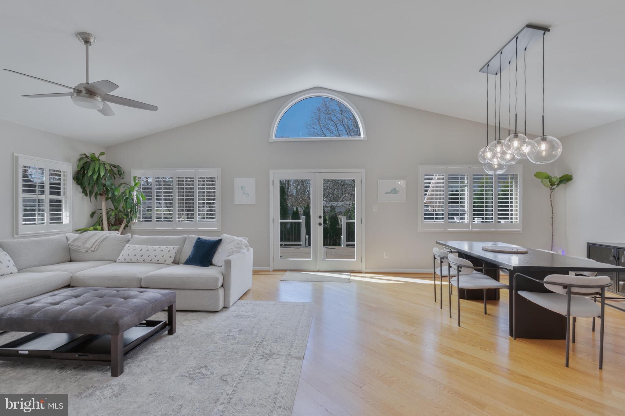 VIENNA WOODS - Residential