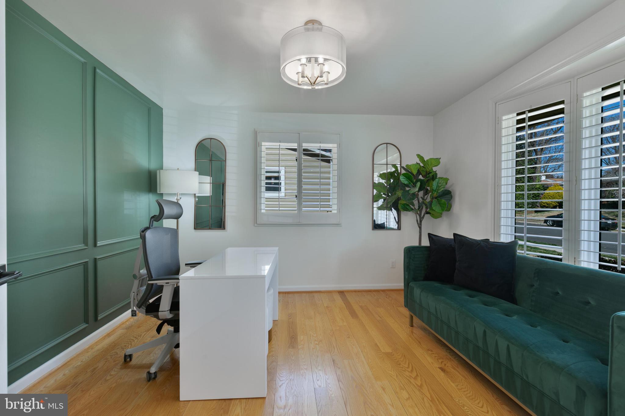 VIENNA WOODS - Residential