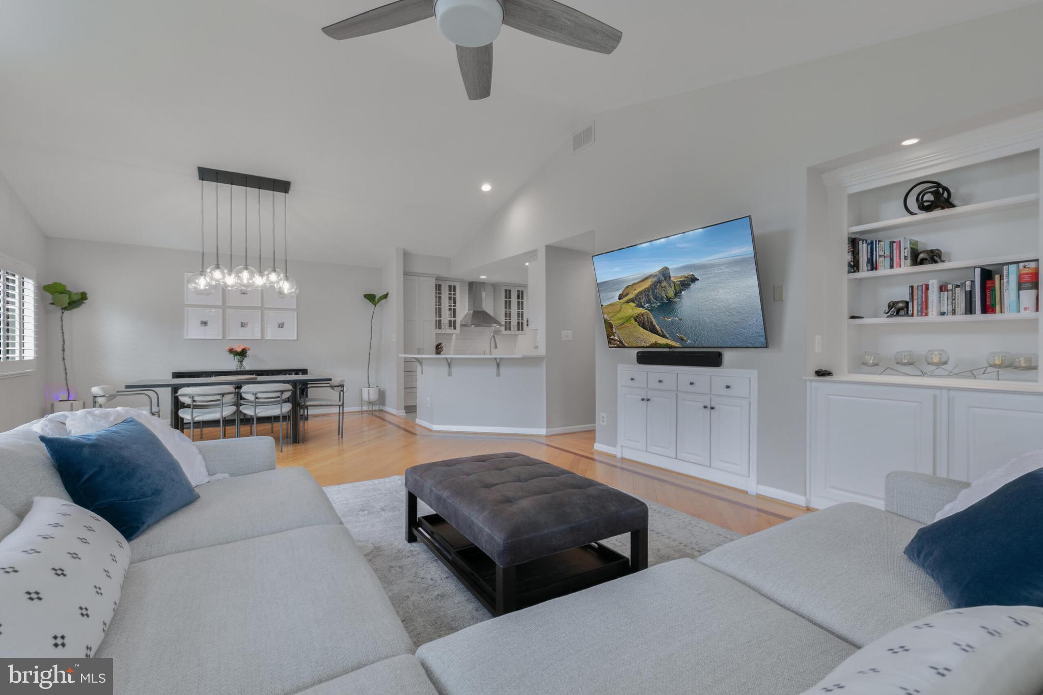 VIENNA WOODS - Residential