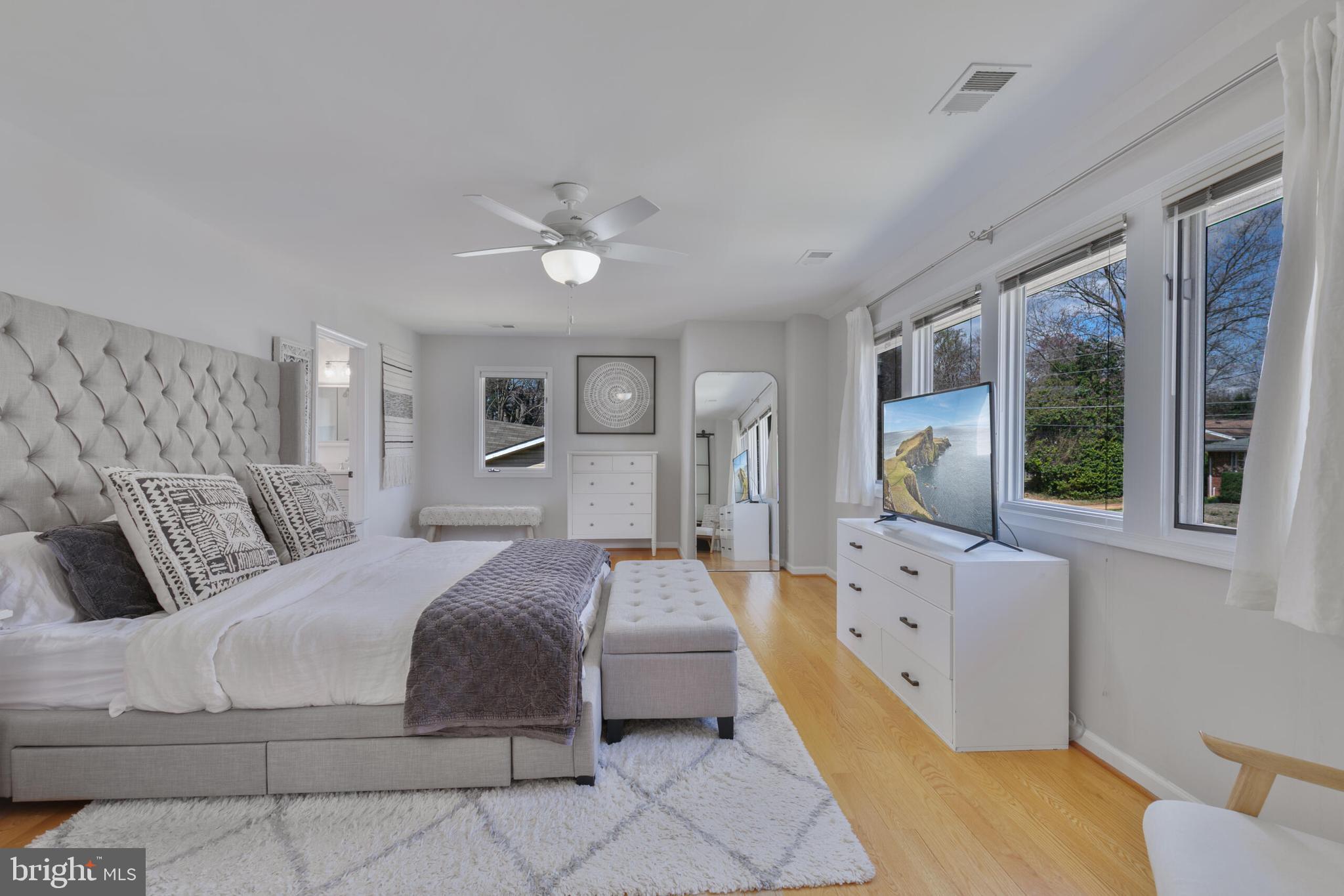 VIENNA WOODS - Residential