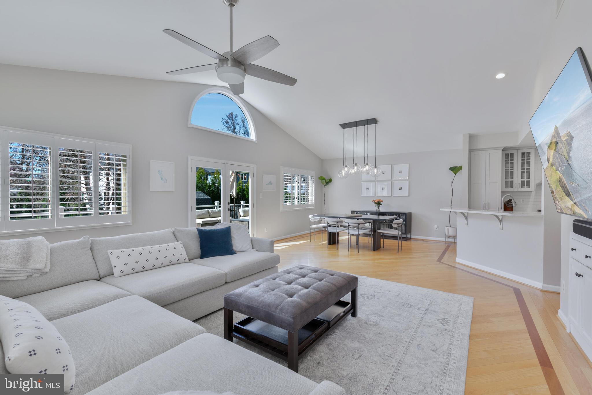 VIENNA WOODS - Residential