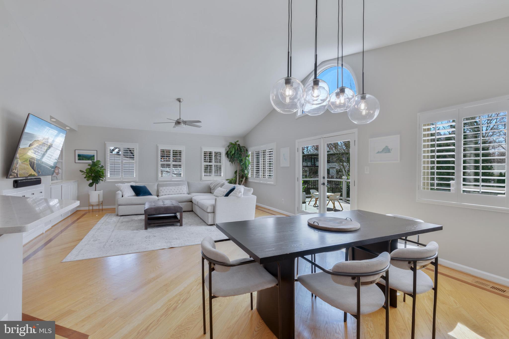 VIENNA WOODS - Residential