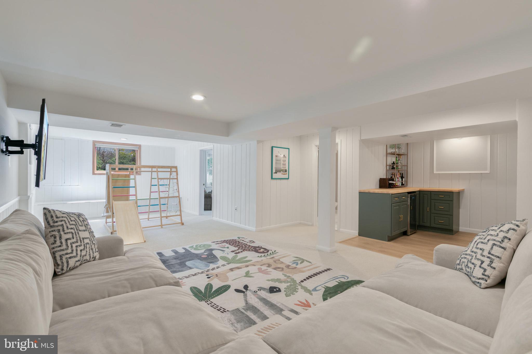 VIENNA WOODS - Residential