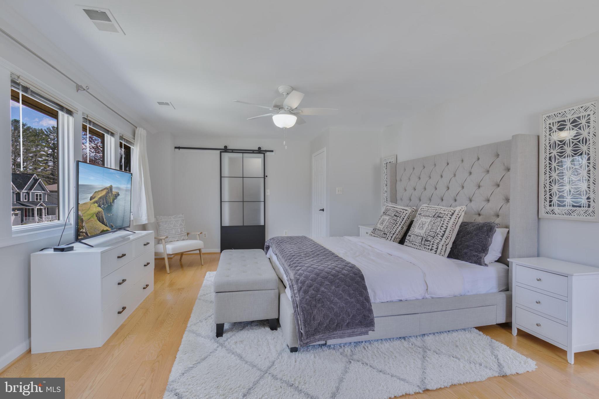 VIENNA WOODS - Residential