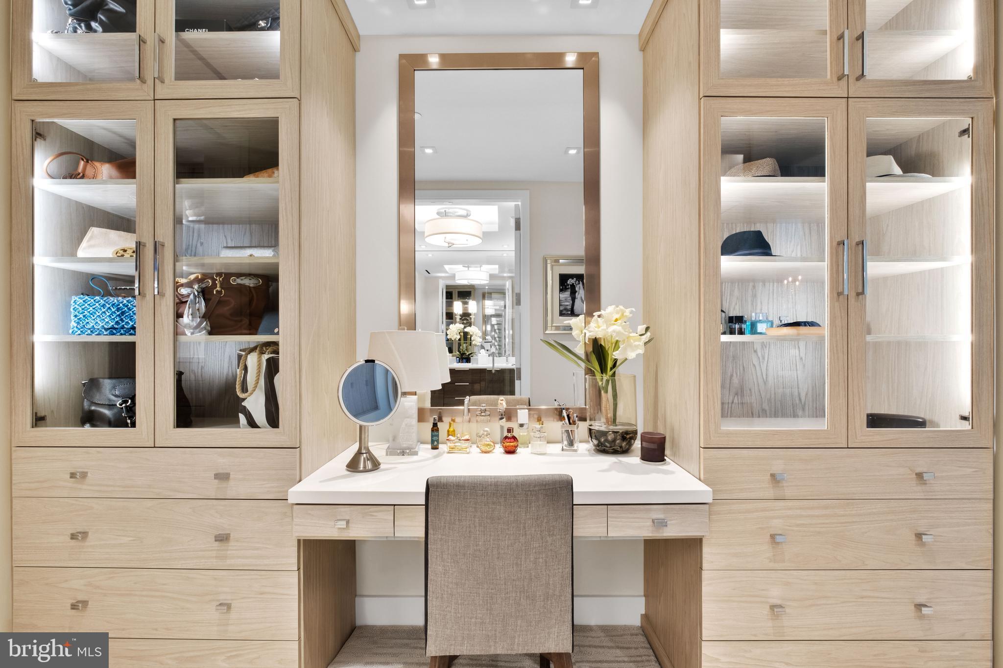 WASHINGTON SQ - Residential