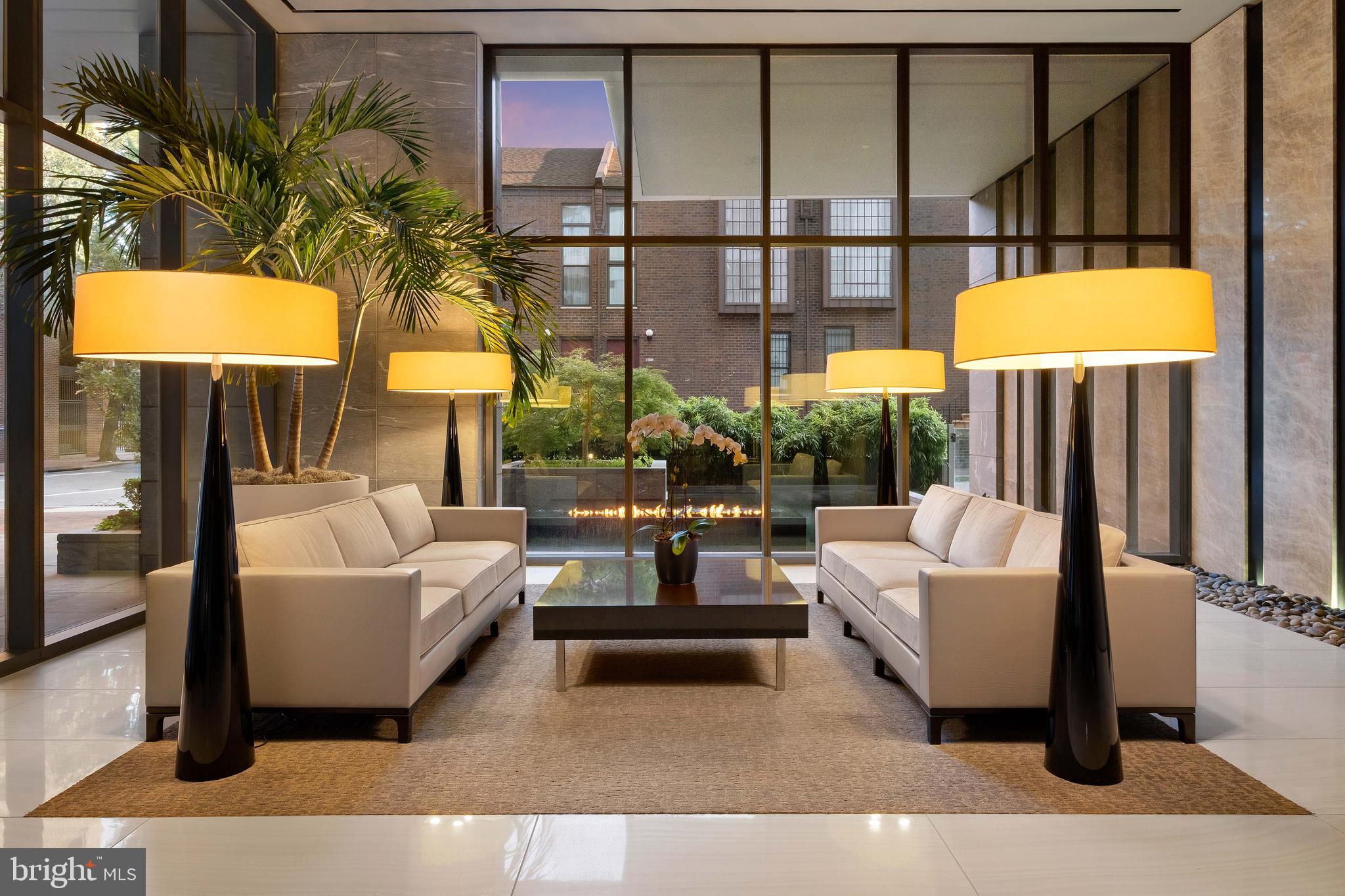 WASHINGTON SQ - Residential