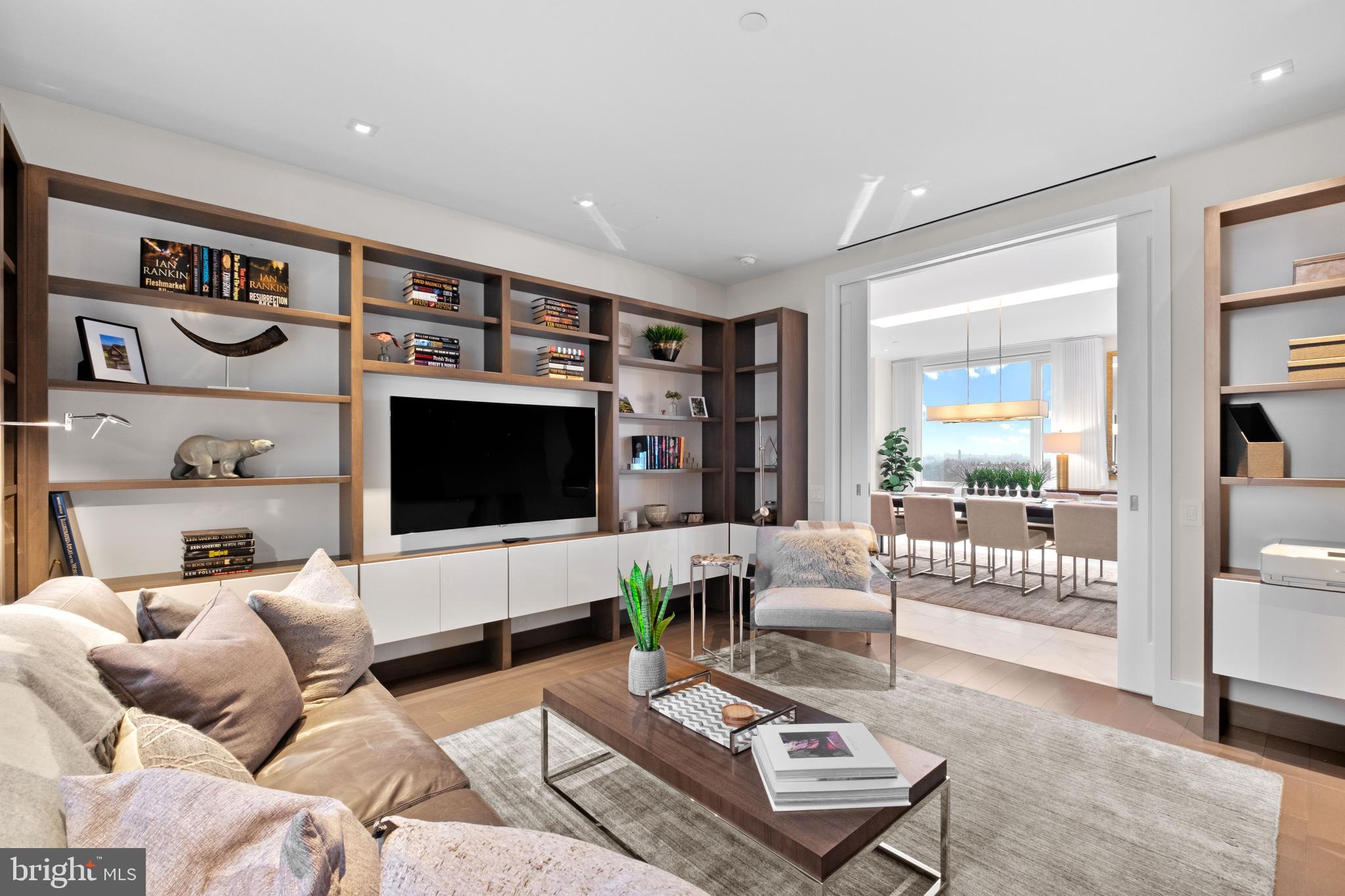 WASHINGTON SQ - Residential
