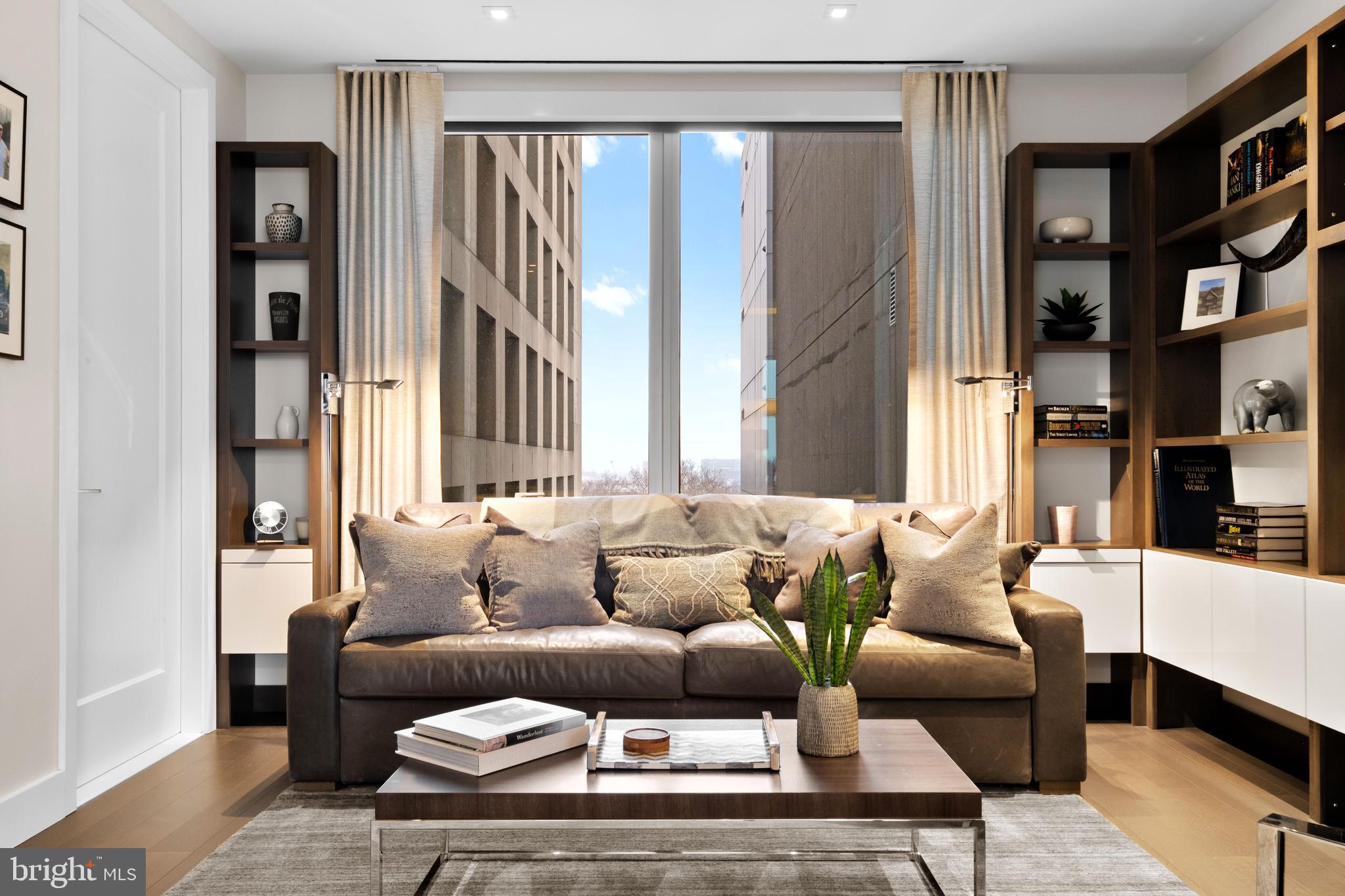 WASHINGTON SQ - Residential