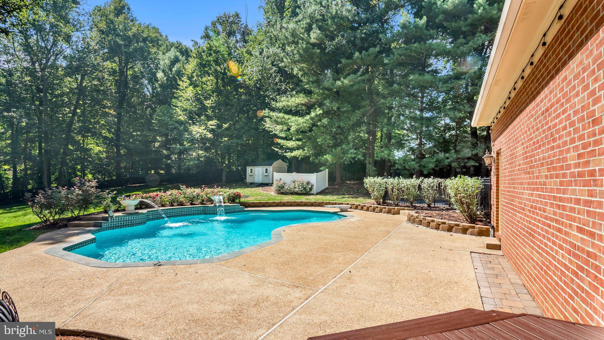 SENECA KNOLL - Residential