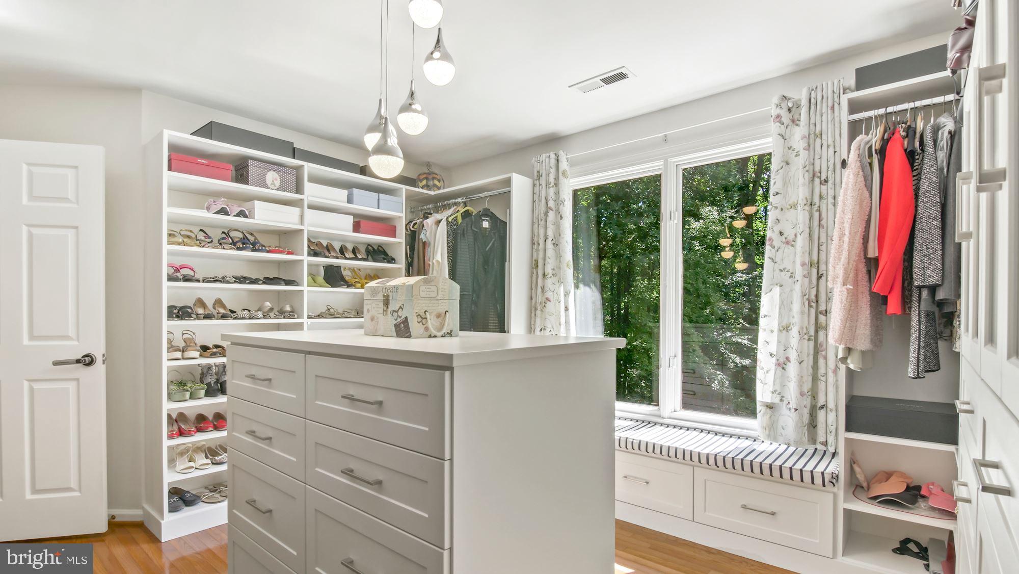 SENECA KNOLL - Residential