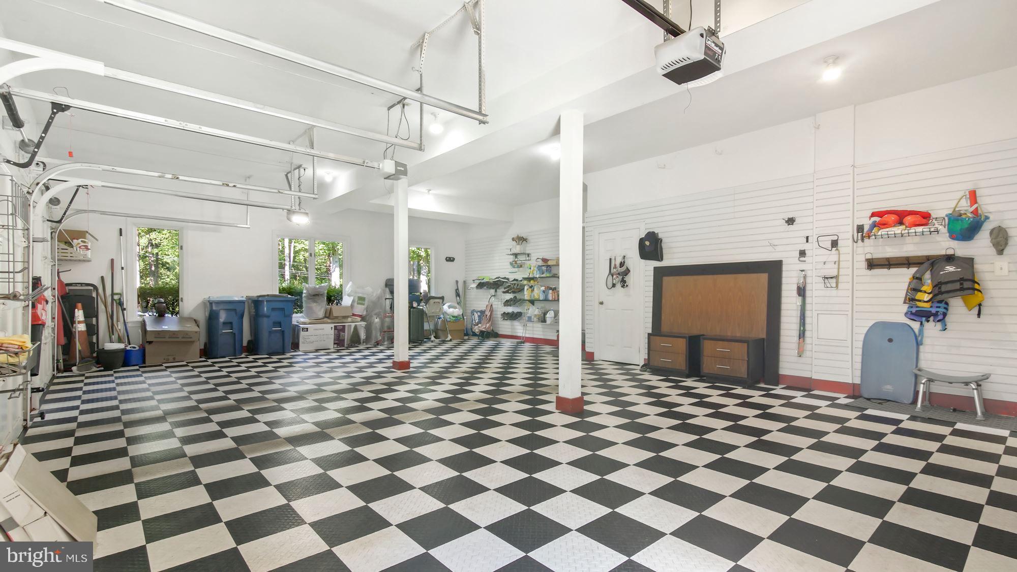 SENECA KNOLL - Residential