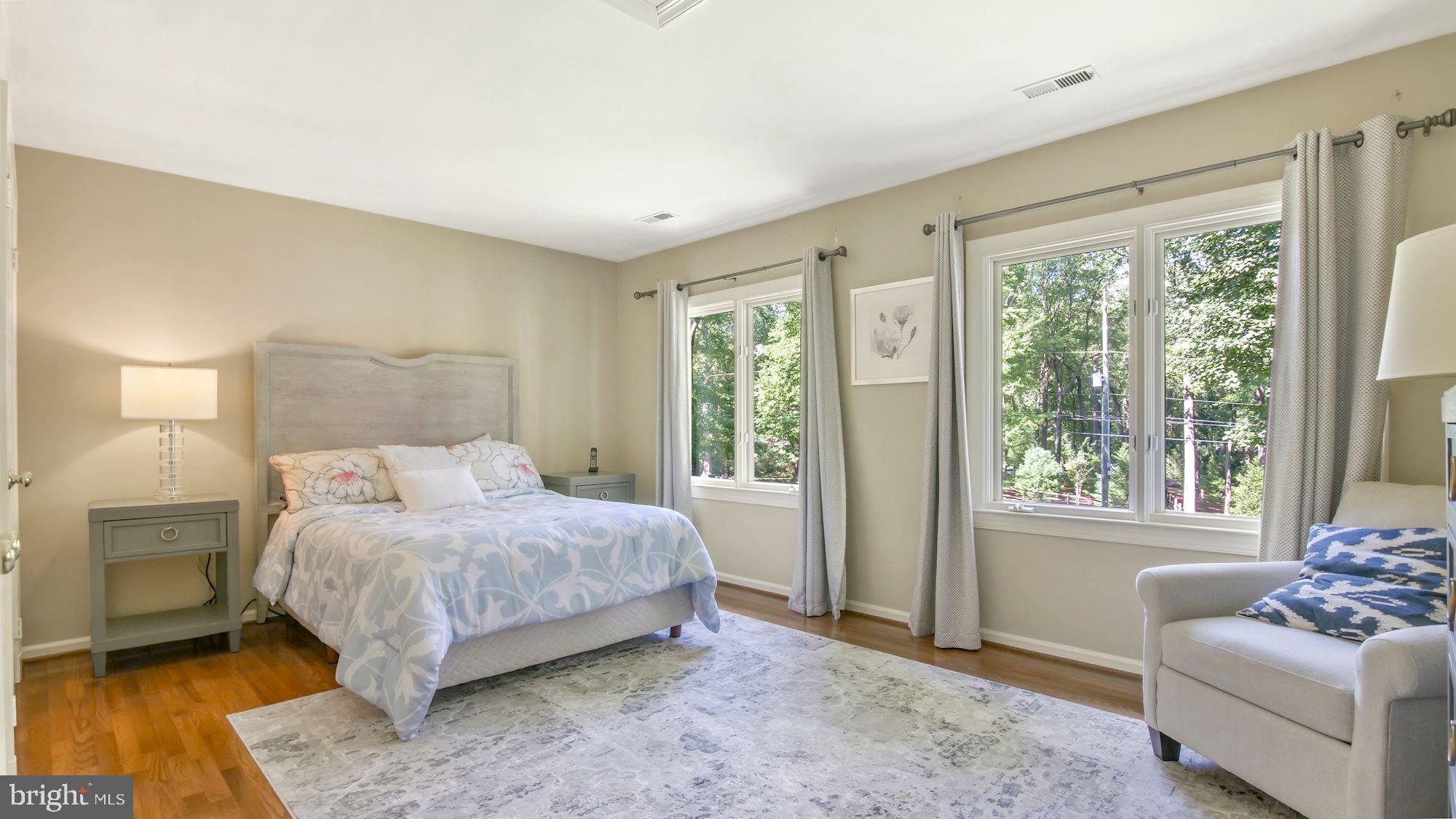 SENECA KNOLL - Residential