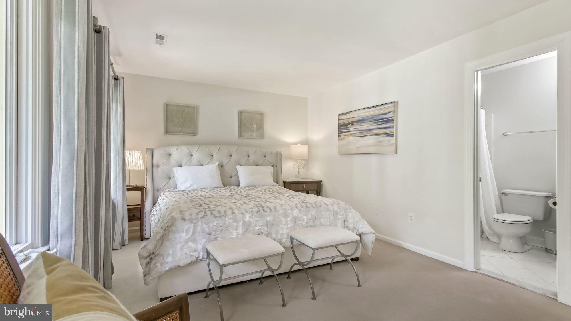 SENECA KNOLL - Residential