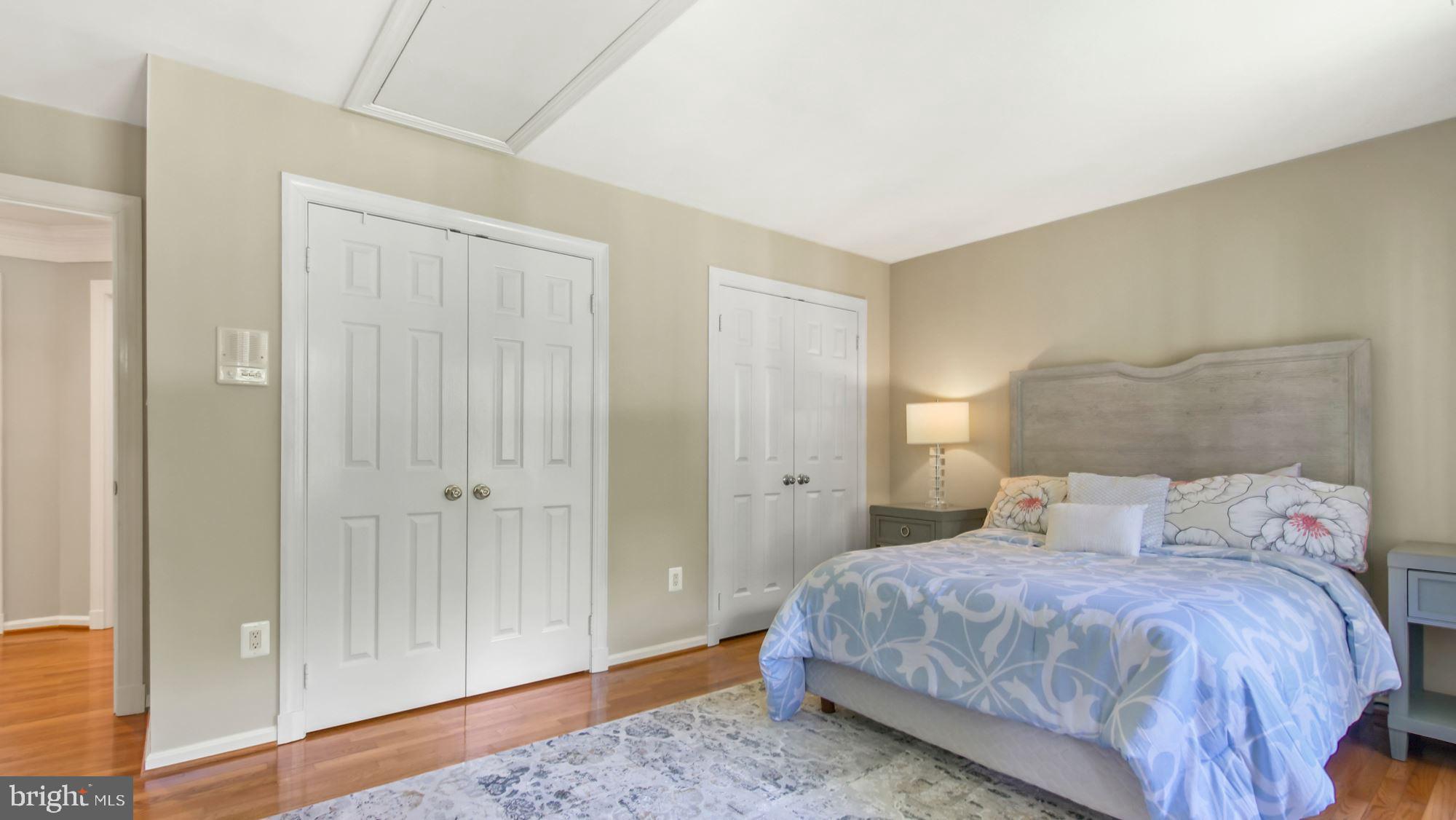 SENECA KNOLL - Residential