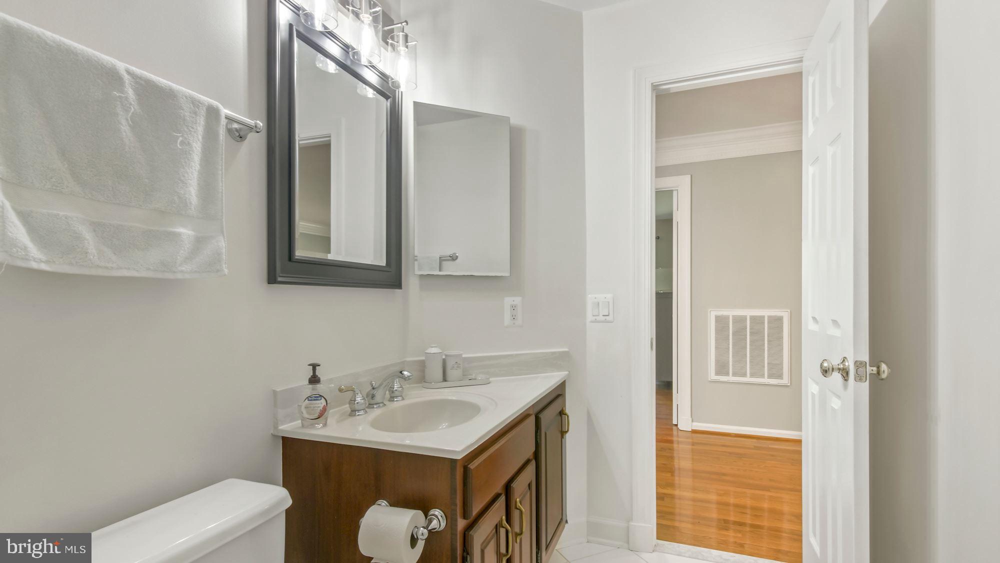 SENECA KNOLL - Residential