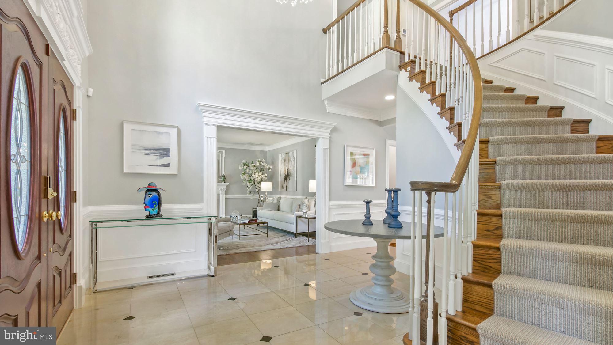 SENECA KNOLL - Residential