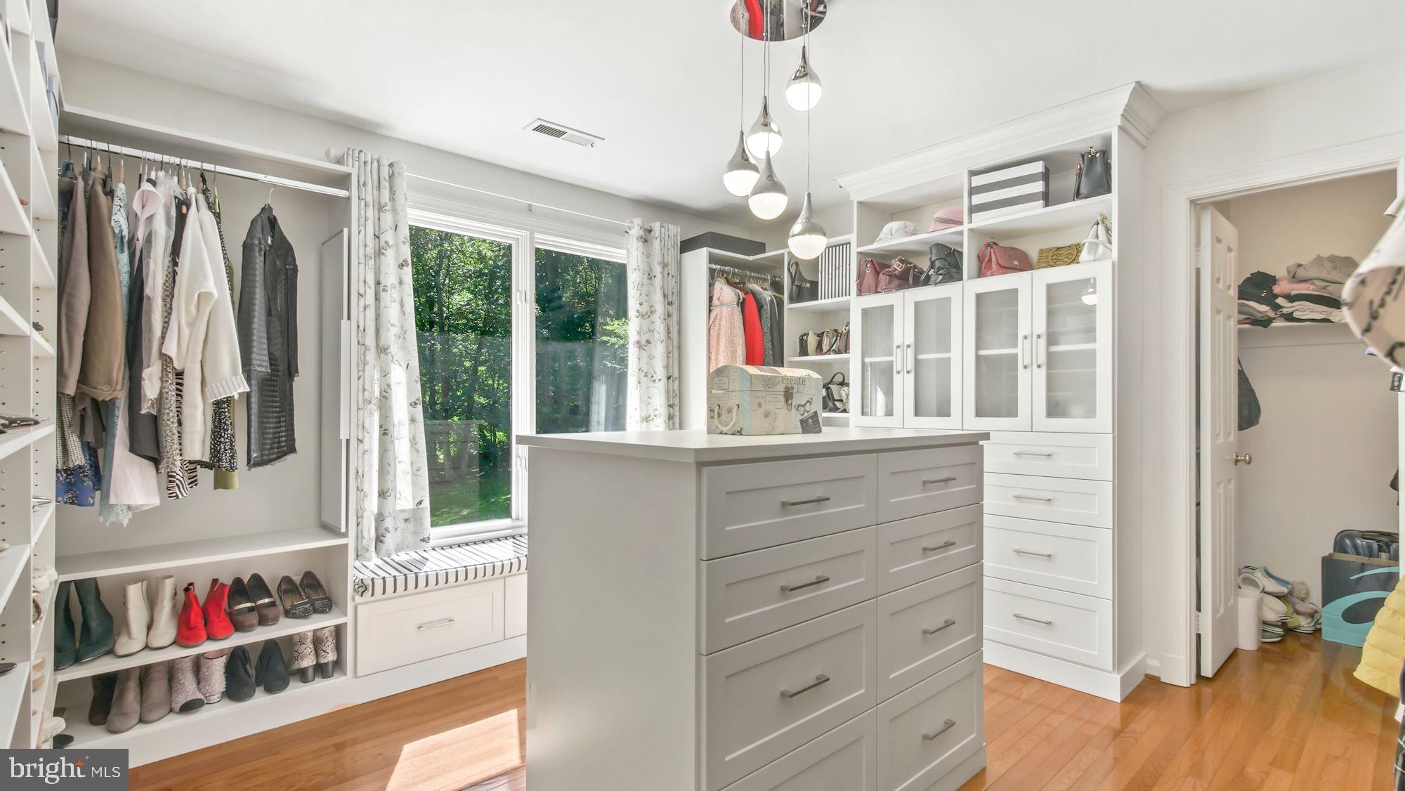 SENECA KNOLL - Residential