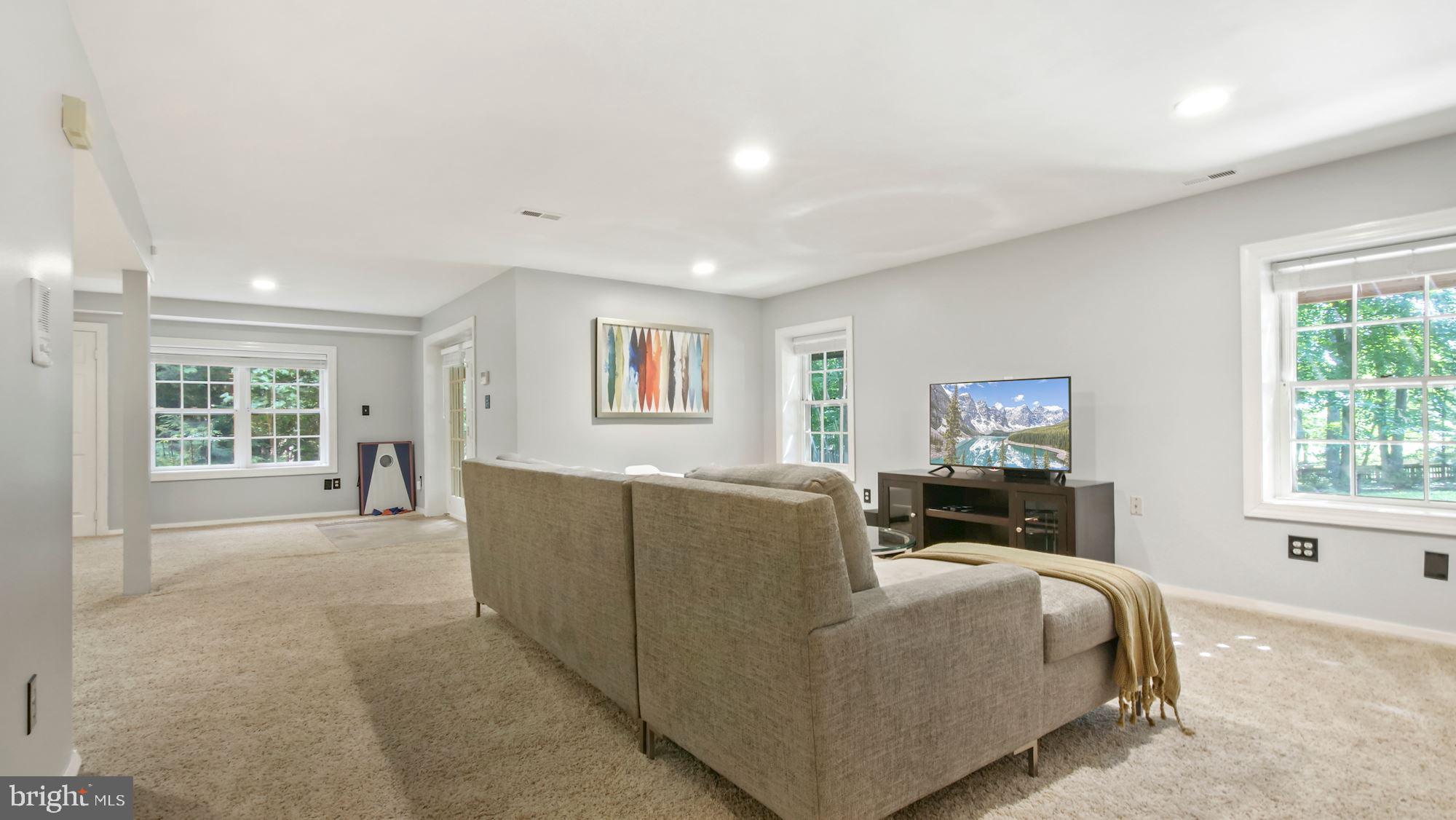 SENECA KNOLL - Residential