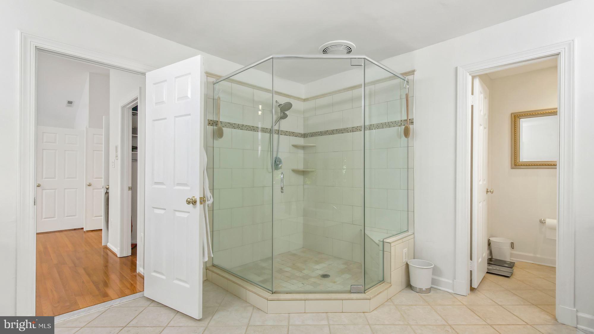 SENECA KNOLL - Residential