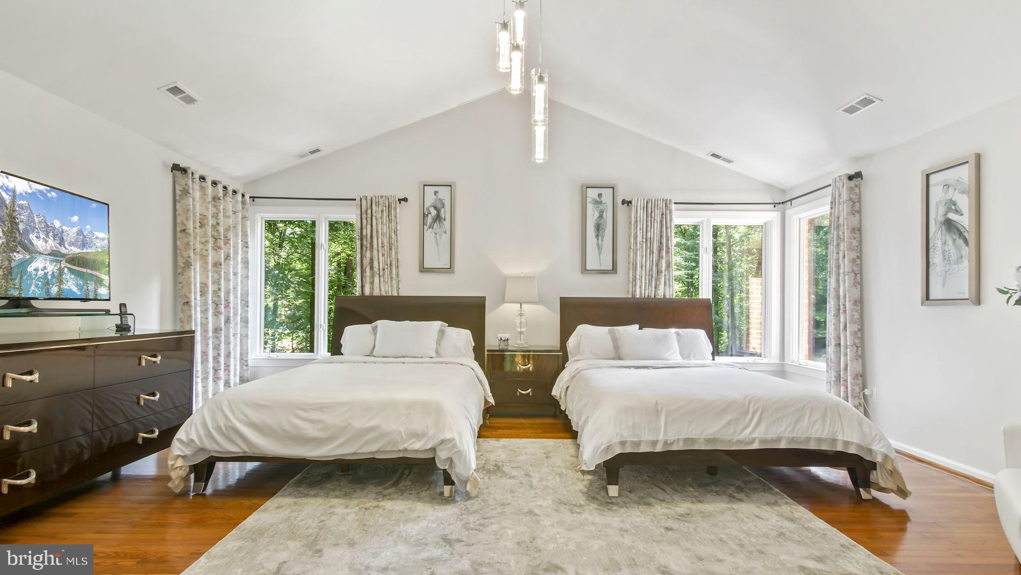 SENECA KNOLL - Residential