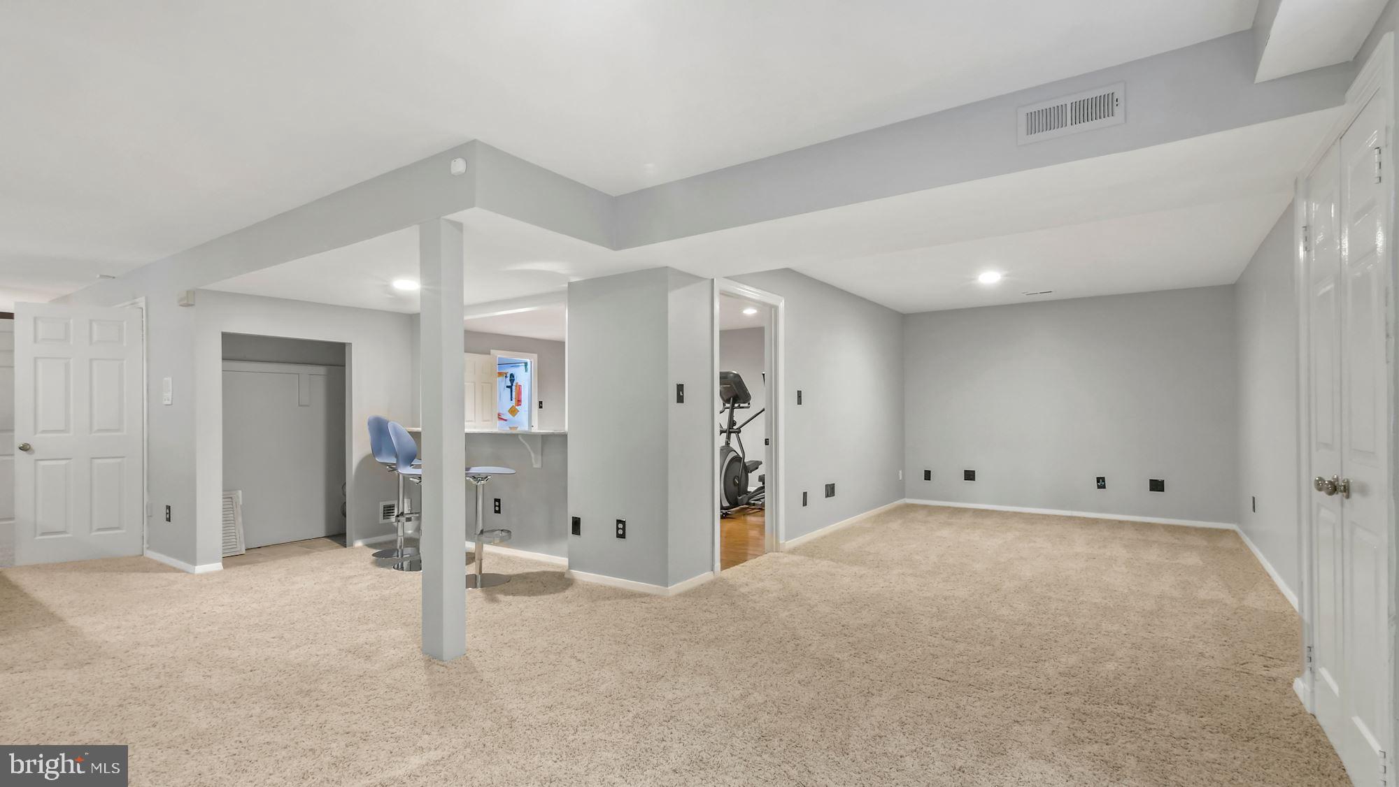 SENECA KNOLL - Residential