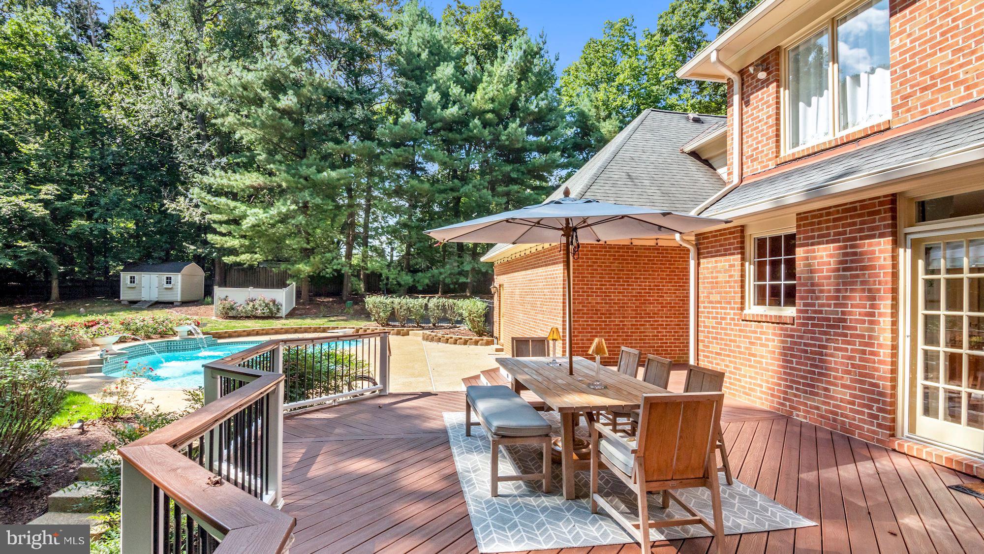 SENECA KNOLL - Residential