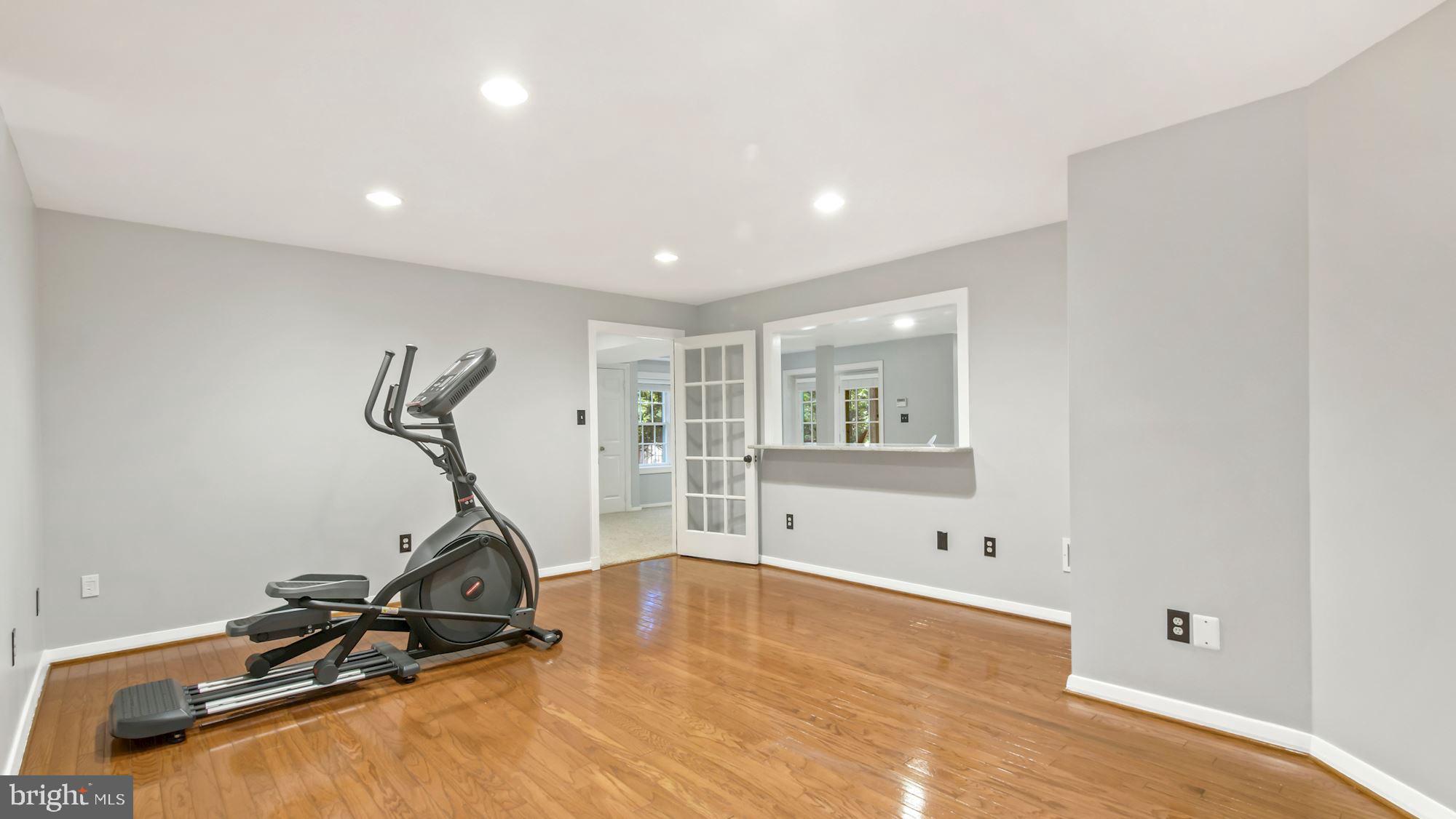 SENECA KNOLL - Residential