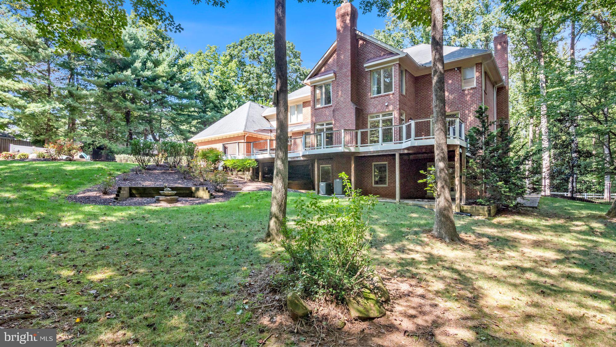 SENECA KNOLL - Residential