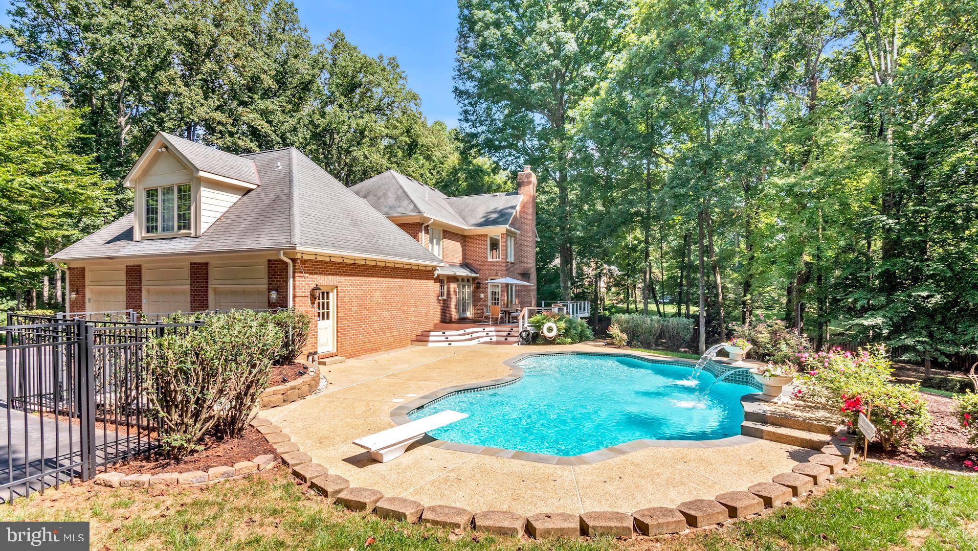 SENECA KNOLL - Residential