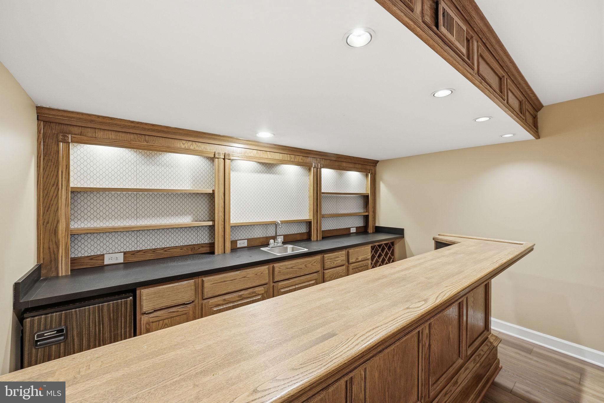 POTOMAC LAKES - Residential
