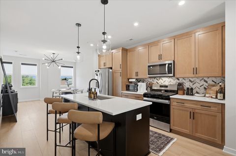 Condo For Sale - 14435 Glen Manor Drive #603<br/> CHANTILLY, VA 20151