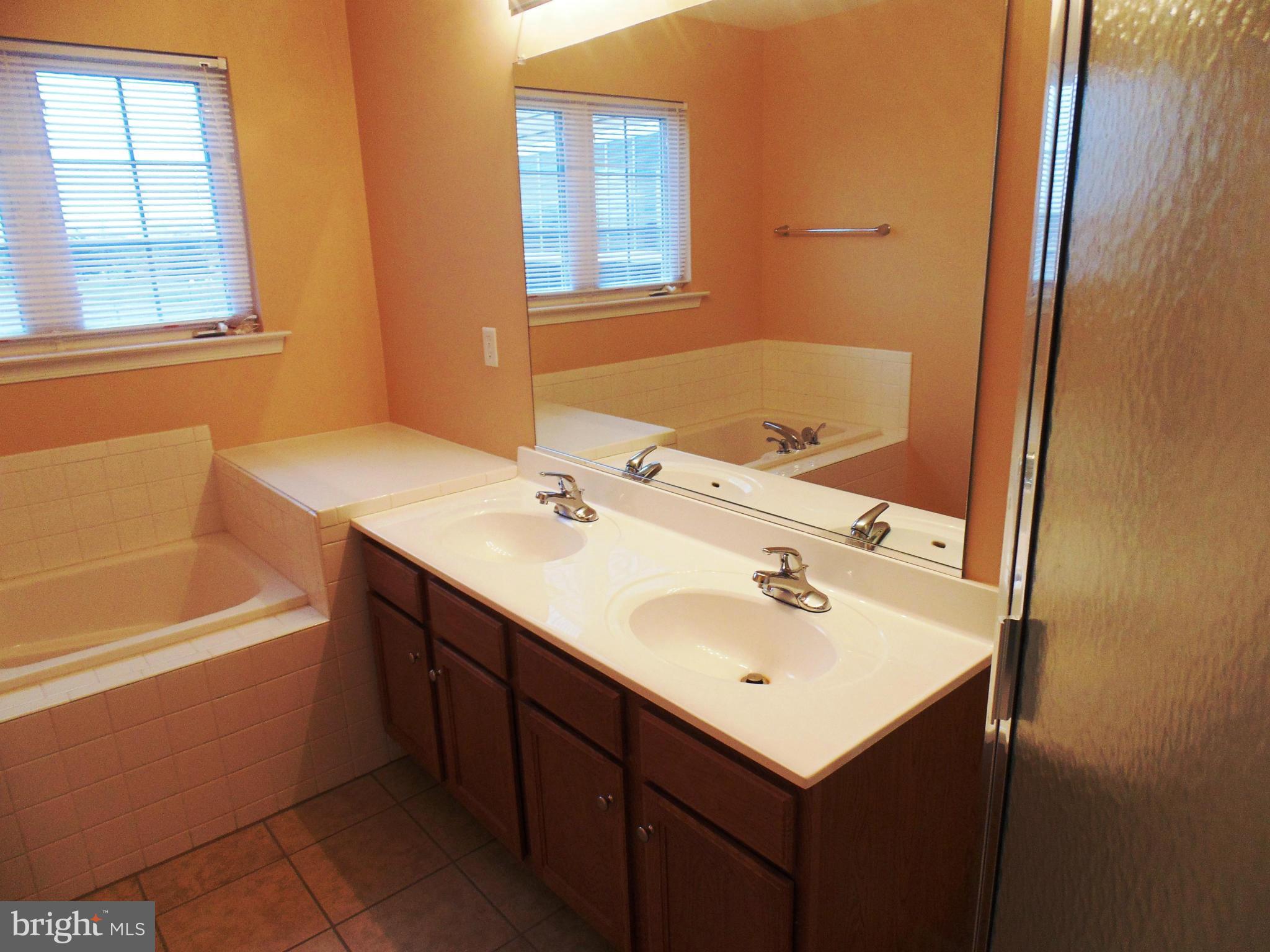 MANOR PARK - Residential Lease